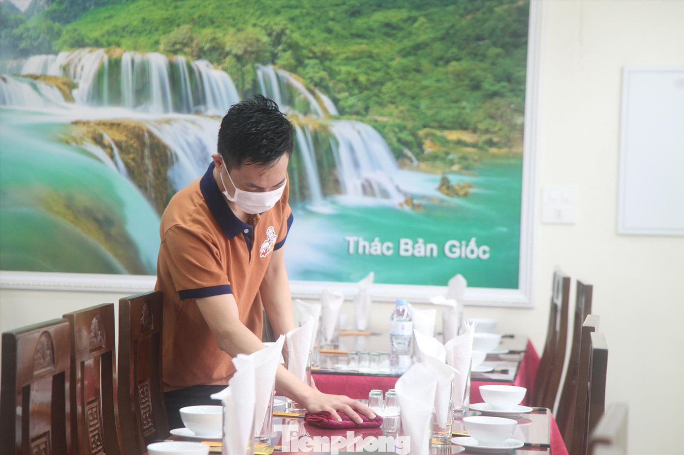 Nhiều nhà hàng, quán ăn ở Bắc Ninh và Bắc Giang khát lao động khi mở cửa trở lại