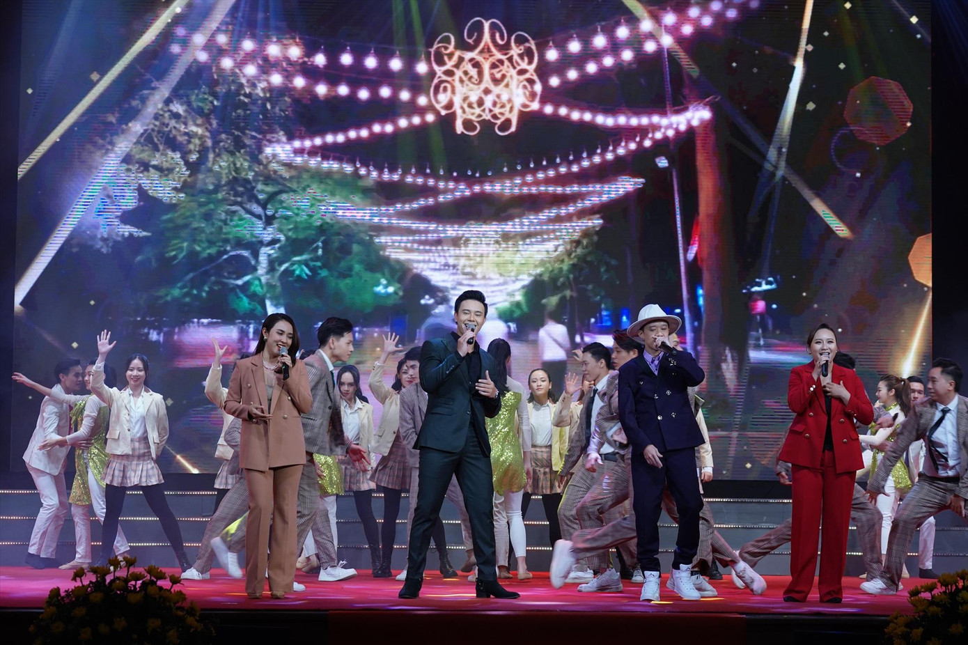 Văn nghệ sĩ có nhiều đóng góp trong bảo vệ nền tảng tư tưởng của Đảng. Ảnh: Minh họa Văn nghệ sĩ có nhiều đóng góp trong bảo vệ nền tảng tư tưởng của Đảng. Ảnh: Minh họa