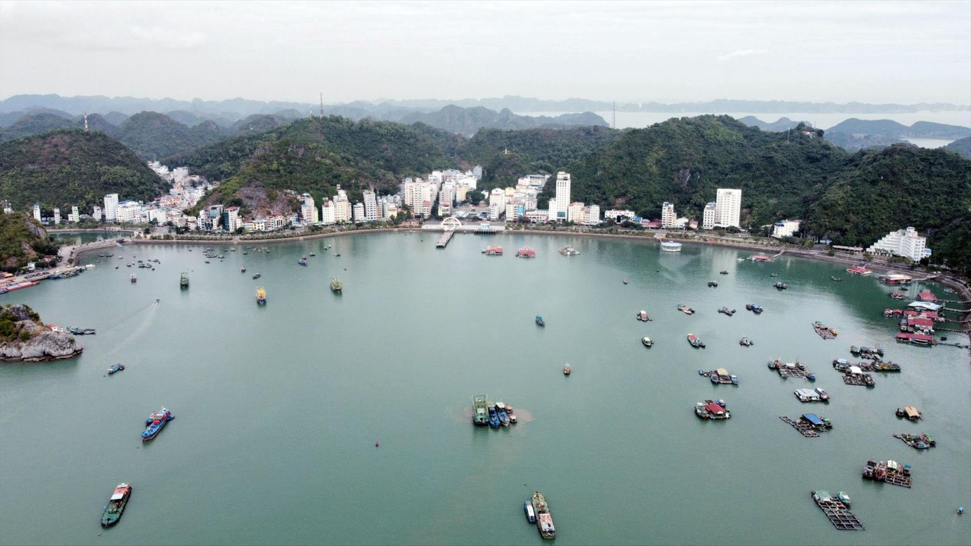 Quần đảo Cát Bà là điểm du lịch được người Việt tìm kiếm nhiều nhất. Ảnh: Nguyễn Hoàn