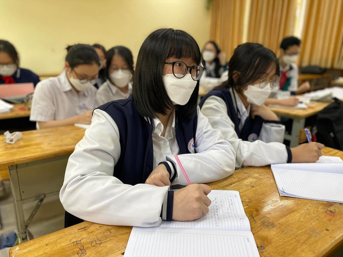 Học sinh lớp 9 đang căng mình ôn tập chuẩn bị cho kỳ thi vượt cấp. Ảnh: Quỳnh Anh Học sinh lớp 9 đang căng mình ôn tập chuẩn bị cho kỳ thi vượt cấp. Ảnh: Quỳnh Anh