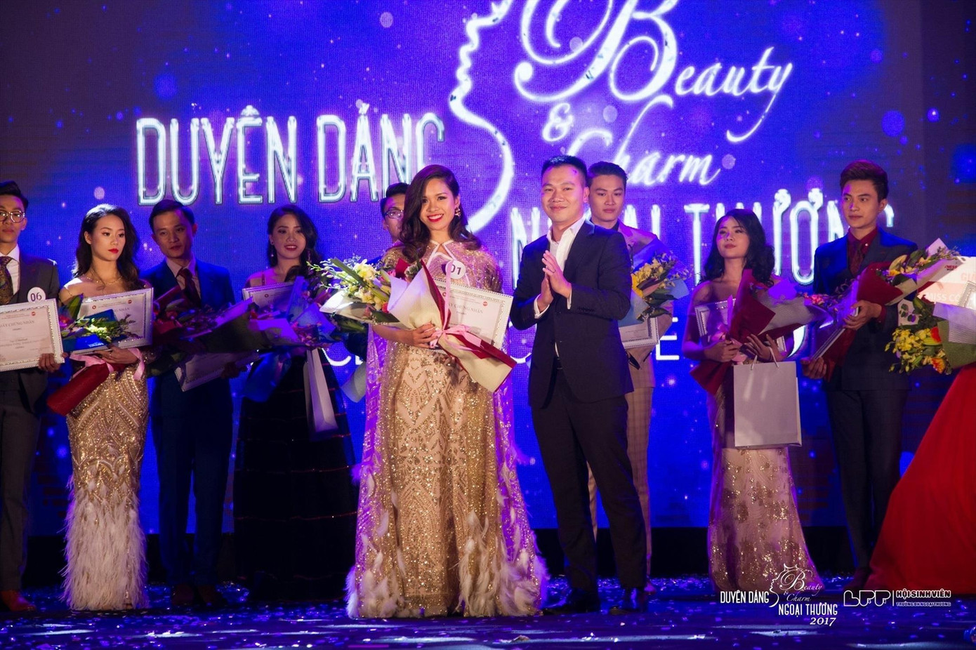 Hoàng Thu Thủy đăng quang Hoa khôi tài năng của Đại học Ngoại thương năm 2017 Hoàng Thu Thủy đăng quang Hoa khôi tài năng của Đại học Ngoại thương năm 2017