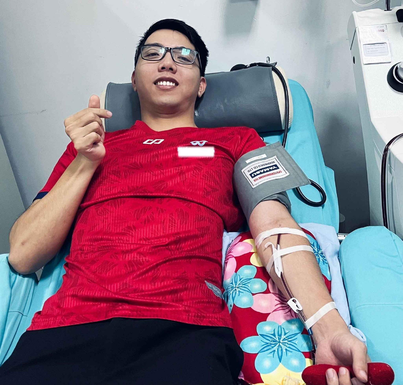 Lê Bá Huỳnh Đức hiến tiểu cầu