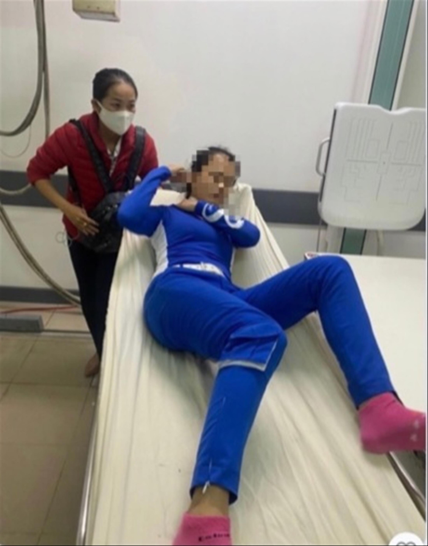 Chị L. nhập viện sau khi bị đánh