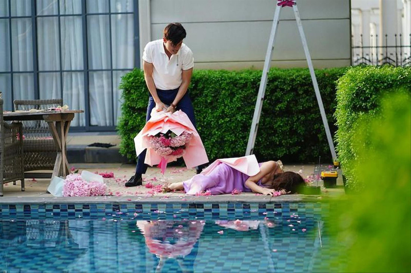 Sự yếu đuối “giả vờ” của nhân vật Camy khó thuyết phục khán giả