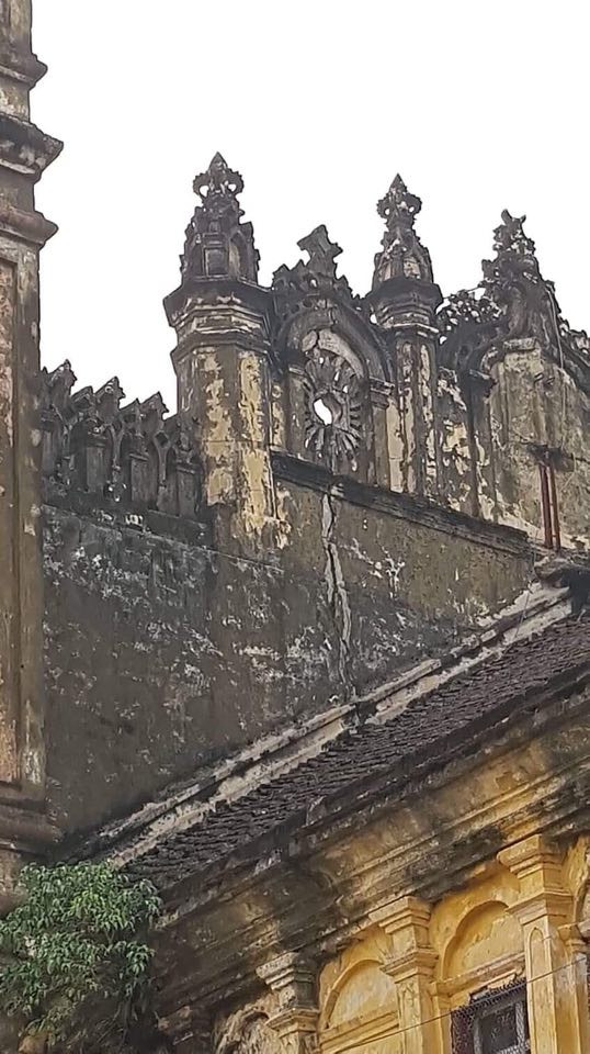 Cận cảnh Nhà thờ Bùi Chu 134 năm tuổi trước ngày đại tu ảnh 3