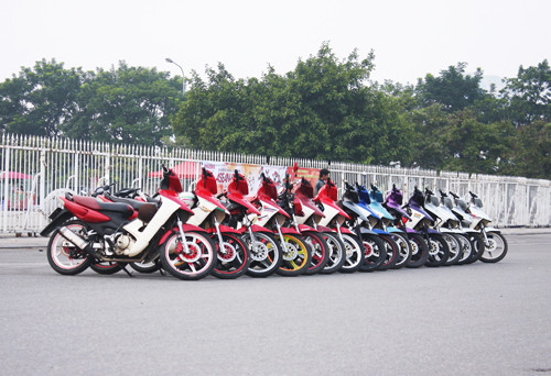 Những chiếc FX 125 màu sắc