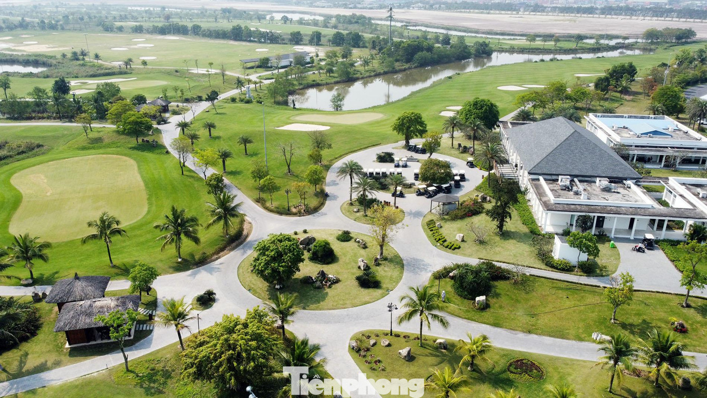 Sân Vinpearl Golf Hải Phòng nằm trên đảo Vũ Yên, thuộc địa phận huyện Thủy Nguyên và quận Hải An (TP Hải Phòng). Đây là sân thi đấu Giải Vô địch Golf Quốc gia 2022 - Cúp VinFast do Tổng cục Thể dục Thể thao, Hiệp hội Golf Việt Nam, báo Tiền Phong và UBND TP Hải Phòng phối hợp tổ chức từ ngày 19-24/4.