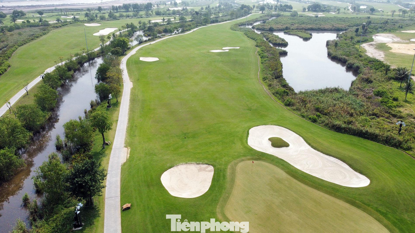 Vinpearl Golf Hải Phòng được giới chuyên môn đánh giá là một trong những địa điểm du lịch golf hấp dẫn nhất với các golfer trong nước và quốc tế.