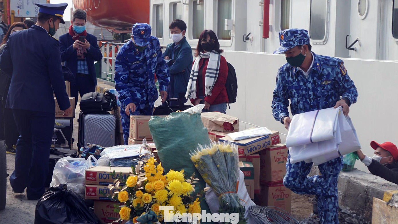 Trung ương Đoàn TNCS Hồ Chí Minh (TW Đoàn) vừa phát động chương trình &quot;Xuân tình nguyện - Hành trình vì biển đảo quê hương&quot; năm 2022 tại huyện đảo thanh niên Bạch Long Vỹ (TP Hải Phòng).