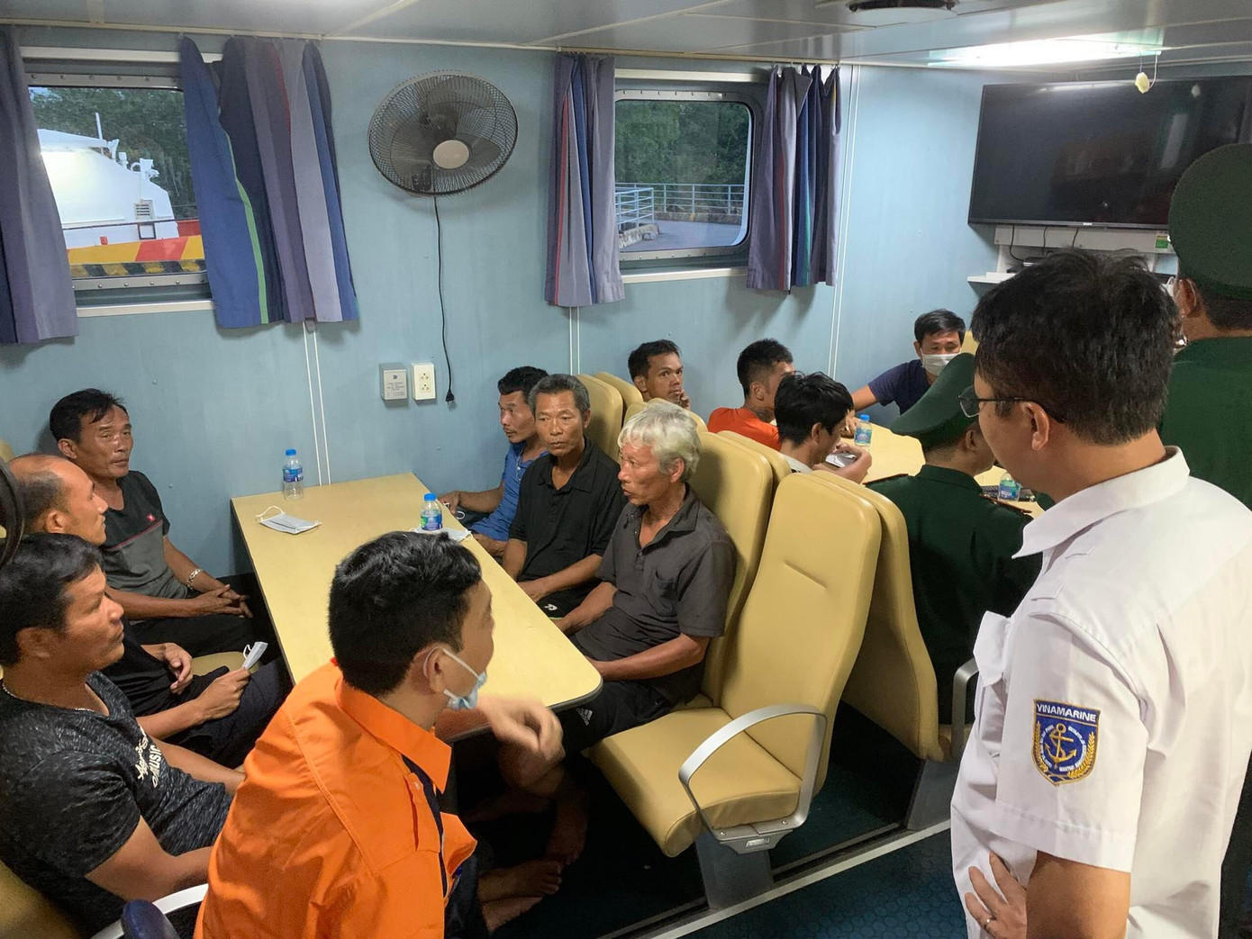 Các thuyền viên và hành khách trên tàu Nam Thịnh 126 được cứu vớt kịp thời.