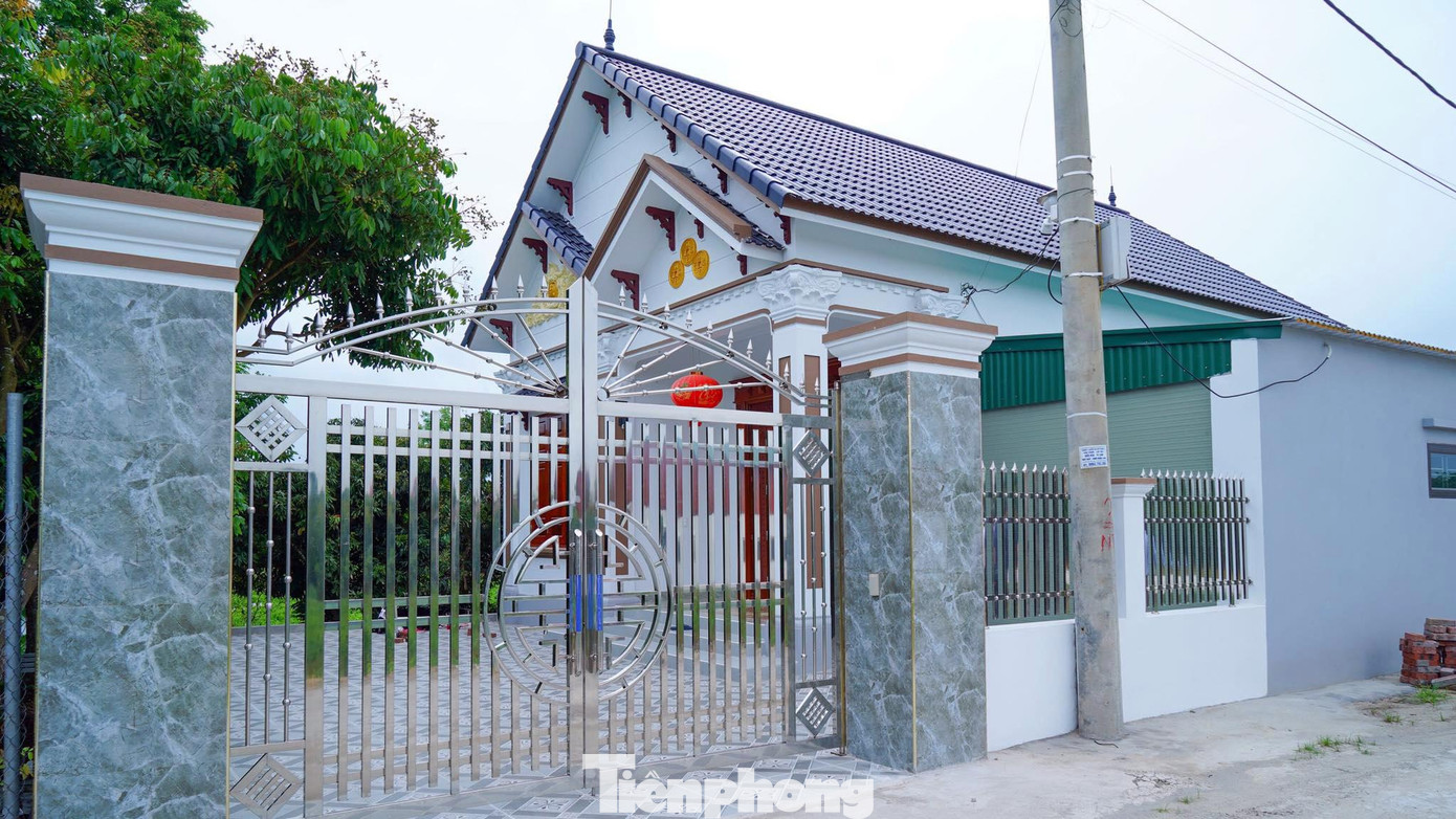 Nhiều biệt thự trên đất nông trường có kiến trúc nhà mái Thái với khuôn viên sân vườn rộng hàng ngàn mét.