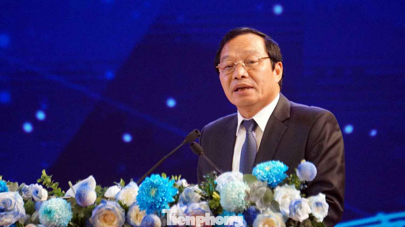 Ông Lê Văn Hiệu - Phó Bí thư Thường trực Tỉnh ủy Hải Dương phát biểu tại Đại hội. Ông Lê Văn Hiệu - Phó Bí thư Thường trực Tỉnh ủy Hải Dương phát biểu tại Đại hội.