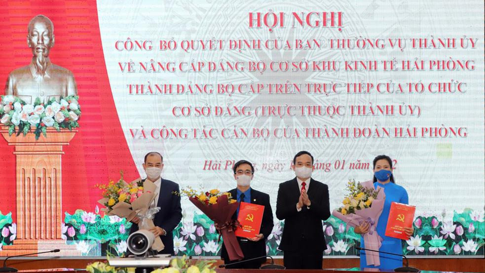 Ông Trần Lưu Quang - Bí thư Thành ủy Hải Phòng trao quyết định nhân sự mới tại Đảng bộ Khu Kinh tế và Thành đoàn Hải Phòng. Ông Trần Lưu Quang - Bí thư Thành ủy Hải Phòng trao quyết định nhân sự mới tại Đảng bộ Khu Kinh tế và Thành đoàn Hải Phòng.