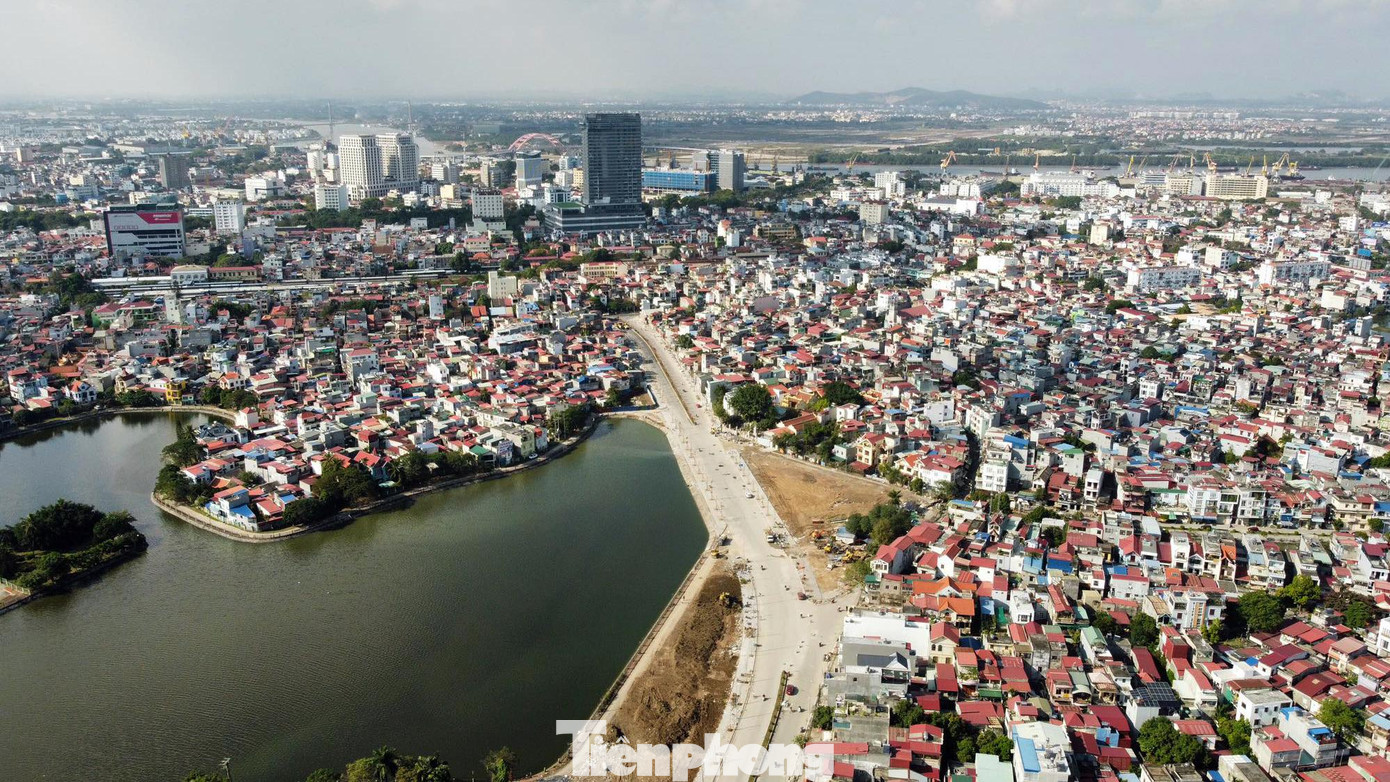 Dự án xây dựng tuyến đường Đông Khê 2 nối từ ngã tư Nguyễn Bỉnh Khiêm - Văn Cao đến đường Lê Lợi (quận Ngô Quyền, TP Hải Phòng) dài khoảng 2km, được UBND TP Hải Phòng phê duyệt đầu tư hơn 1.300 tỷ đồng từ ngân sách.