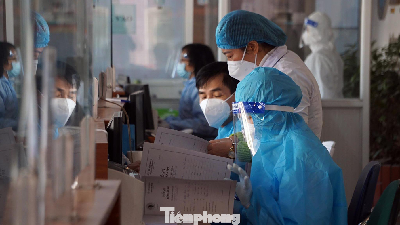 Lực lượng y tế tiếp tục ghi nhận số F0 tại TP Hải Phòng tăng cao. Lực lượng y tế tiếp tục ghi nhận số F0 tại TP Hải Phòng tăng cao.