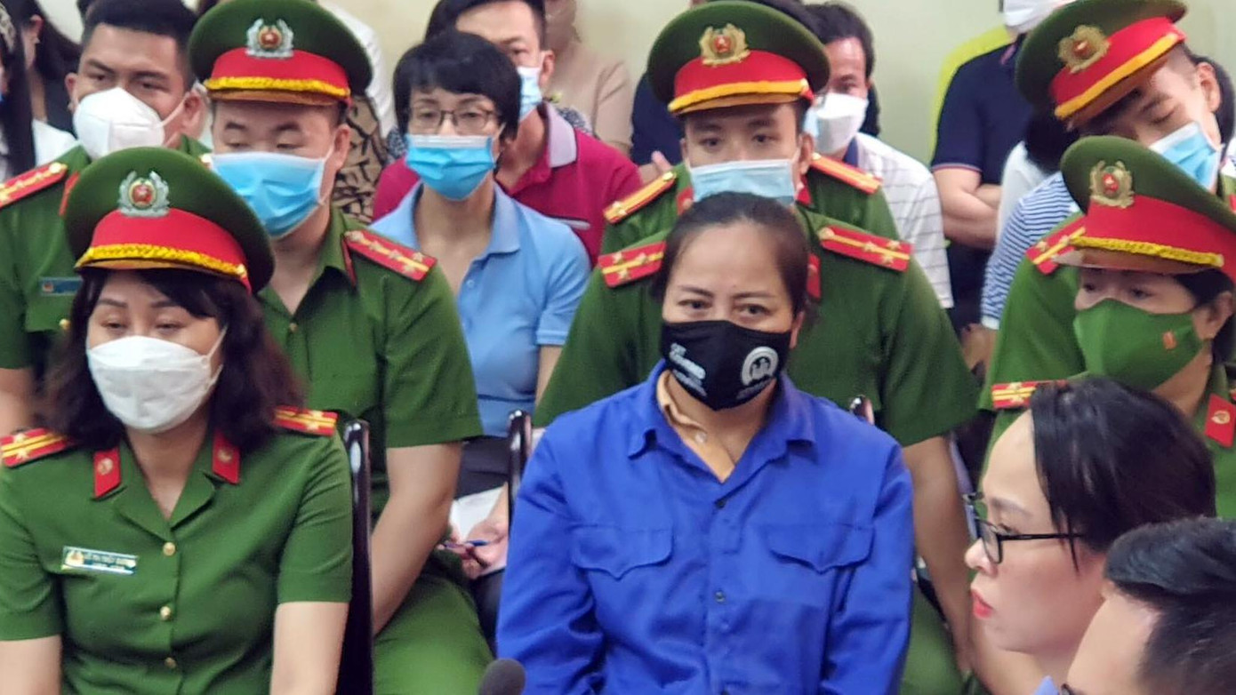 Nữ bị cáo tại tòa. Nữ bị cáo tại tòa.