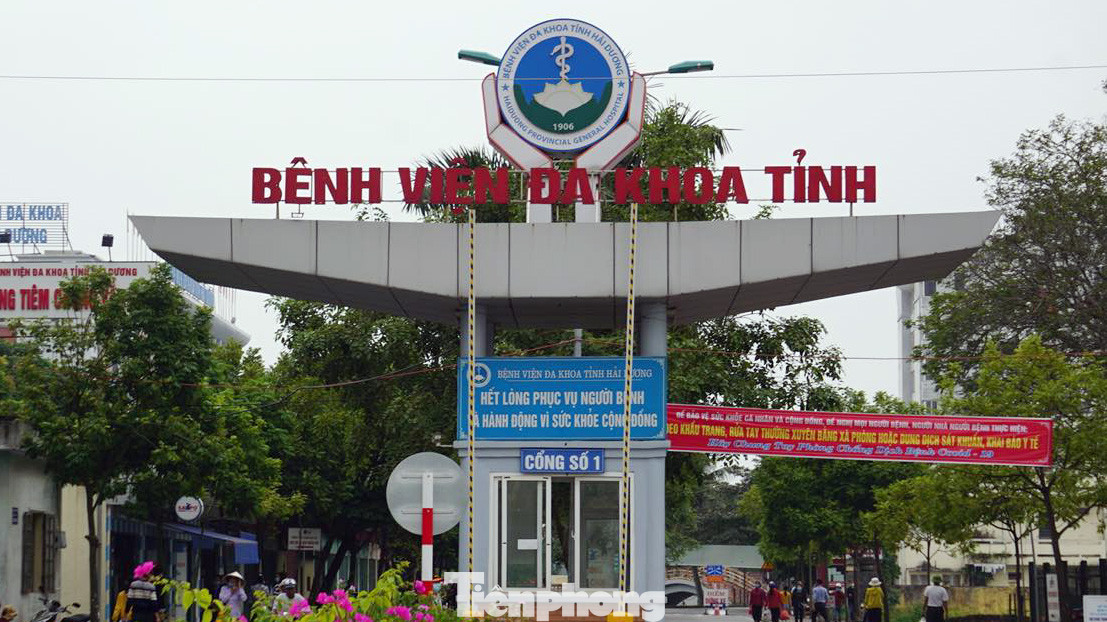 Tập thể Đảng ủy Bệnh viện Đa khoa tỉnh Hải Dương cũng có nhiều thiếu sót, khuyết điểm trong việc mua sắm trang thiết bị y tế. Tập thể Đảng ủy Bệnh viện Đa khoa tỉnh Hải Dương cũng có nhiều thiếu sót, khuyết điểm trong việc mua sắm trang thiết bị y tế.