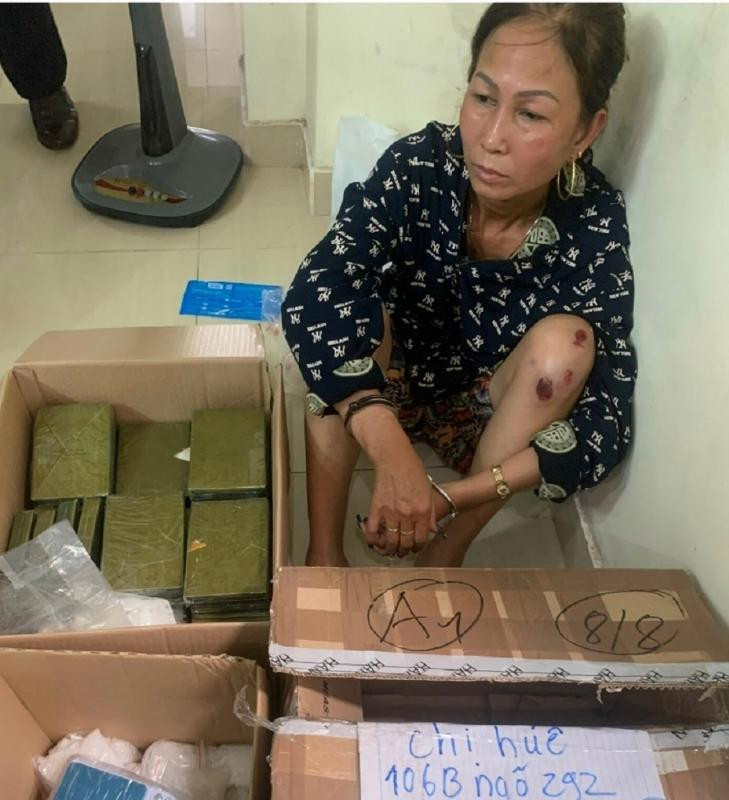 Cảnh sát thu giữ 55 bánh heroin tại nhà đối tượng Đặng Thị Huệ (Lê Chân, Hải Phòng).