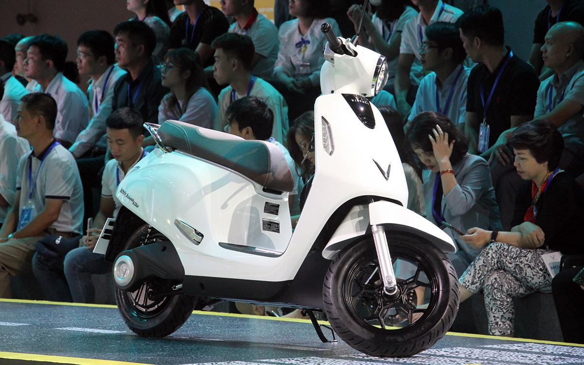 Evo200 có điểm ưu việt là khả năng di chuyển vượt trội so với các dòng xe đang có của VinFast, với quãng đường lên tới 205 km/1 lần sạc.