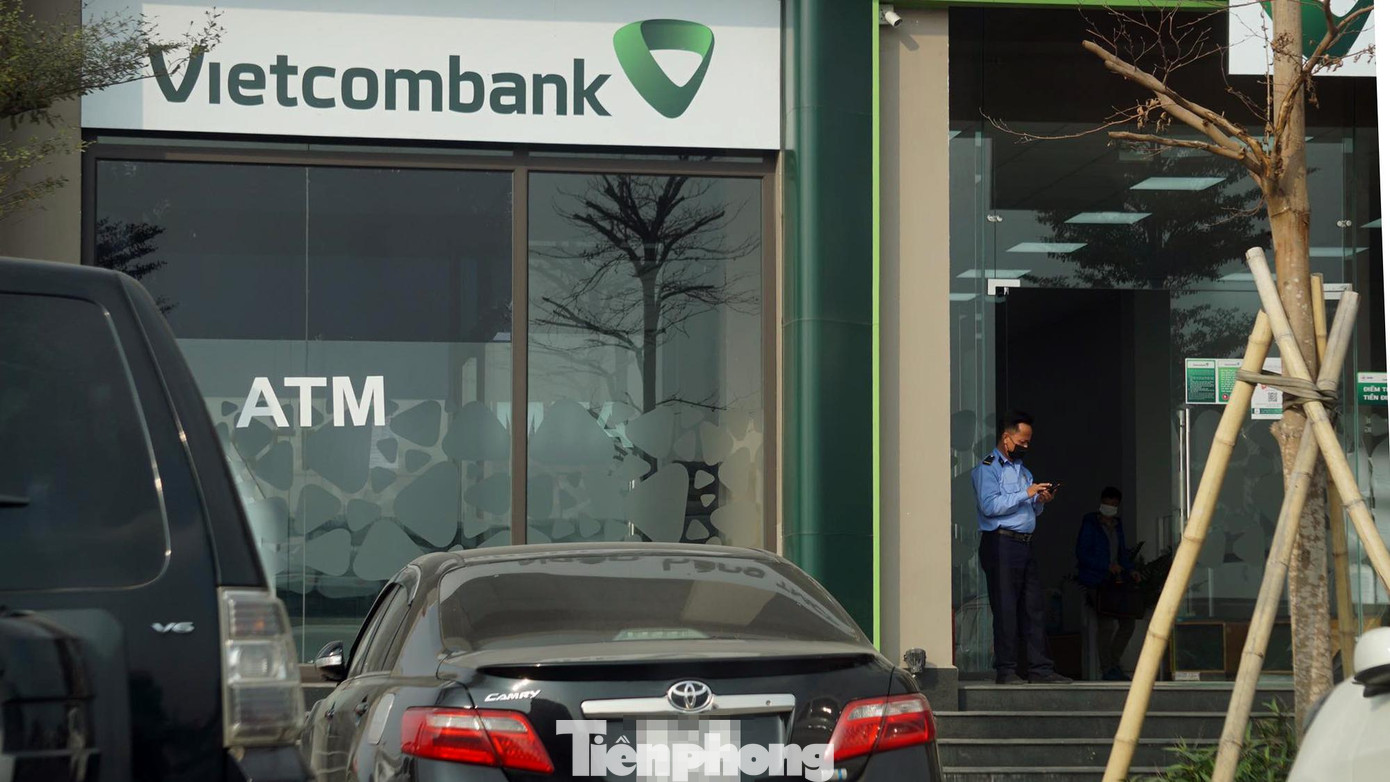 Phòng giao dịch Vietcombank Đình Vũ (quận Hải An, TP Hải Phòng), nơi vừa xảy ra vụ cướp táo tợn.