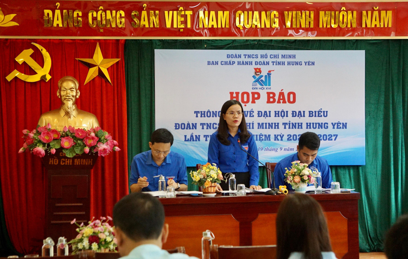 Chị Vũ Hồng Luyến - Bí thư Tỉnh Đoàn Hưng Yên chủ trì buổi họp báo. Chị Vũ Hồng Luyến - Bí thư Tỉnh Đoàn Hưng Yên chủ trì buổi họp báo.