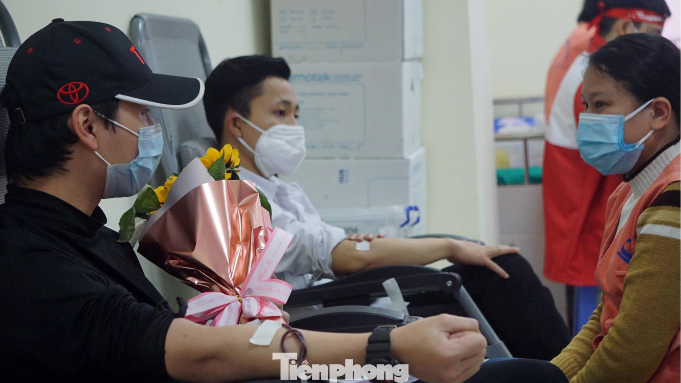 Sau khi phát động ngày Chủ nhật Đỏ - Lễ hội Xuân hồng năm 2022, hàng trăm bạn trẻ sinh viên Đại học Hàng hải Việt Nam đăng ký tham gia hiến máu.