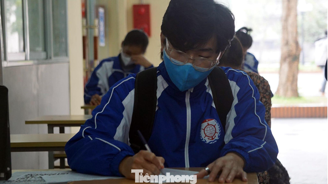 &quot;Từ năm 2009, thầy và trò Trường Đại học Hàng hải Việt Nam đã thành lập câu lạc bộ, bắt đầu tuyên truyền vận động hiến máu cứu người. Sau nhiều năm phối hợp với báo Tiền Phòng, Hội chữ thập đỏ Hải Phòng, đến nay phong trào hiến máu tại trường đã mở rộng quy mô, số lần tổ chức, thu hút hàng nghìn bạn trẻ, người địa phương tham gia. Qua đó, đóng góp một phần vào quỹ máu cứu người mắc bệnh hiểm nghèo tại các bệnh viện&quot;, PGS.TS Phạm Xuân Dương nói.