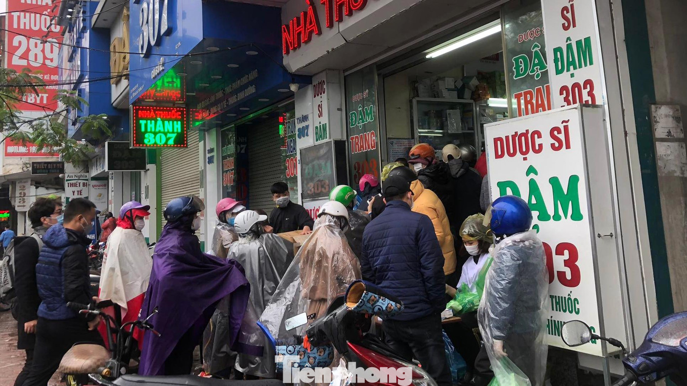 Những ngày sau kỳ nghỉ Tết Nguyên đán Nhâm Dần 2022, lực lượng y tế TP Hải Phòng liên tiếp ghi nhận hàng nghìn ca mắc COVID-19 mỗi ngày. Đáng chú ý, ngành giáo dục Hải Phòng ghi nhận gần 10.000 học sinh và giáo viên trên địa bàn dương tính SARS-CoV-2. Những ngày sau kỳ nghỉ Tết Nguyên đán Nhâm Dần 2022, lực lượng y tế TP Hải Phòng liên tiếp ghi nhận hàng nghìn ca mắc COVID-19 mỗi ngày. Đáng chú ý, ngành giáo dục Hải Phòng ghi nhận gần 10.000 học sinh và giáo viên trên địa bàn dương tính SARS-CoV-2.