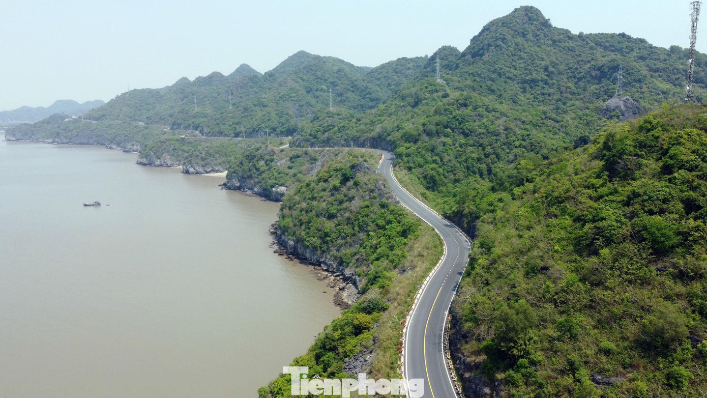 Hội thảo Du lịch Hải Phòng - Cơ hội vàng bứt phá sẽ diễn ra ngày 19-20/4 tại Cát Bà, do báo Tiền Phong phối hợp với Sở Du lịch Hải Phòng đồng tổ chức với sự chủ trì của lãnh đạo Tổng cục Du lịch. Đây là hoạt động bên lề của Giải Vô địch Golf Quốc gia 2022 - Cúp VinFast. Hội thảo Du lịch Hải Phòng - Cơ hội vàng bứt phá sẽ diễn ra ngày 19-20/4 tại Cát Bà, do báo Tiền Phong phối hợp với Sở Du lịch Hải Phòng đồng tổ chức với sự chủ trì của lãnh đạo Tổng cục Du lịch. Đây là hoạt động bên lề của Giải Vô địch Golf Quốc gia 2022 - Cúp VinFast.