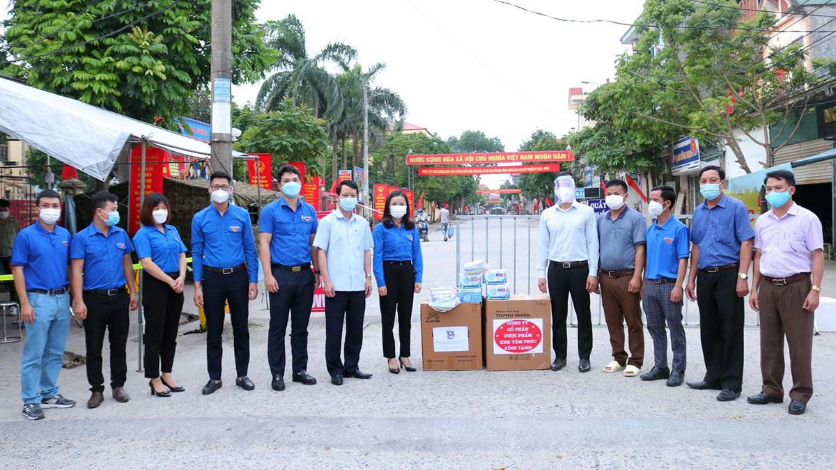 Điểm nhấn trong nhiệm kỳ qua, tuổi trẻ Hưng Yên đã thích ứng linh hoạt trong tổ chức hoạt động và tình nguyện tham gia phòng chống COVID-19. Thành lập đội hình hỗ trợ phòng chống COVID-19 như: San sẻ yêu thương, chung tay vượt qua đại dịch; Triệu bữa cơm; Sóng và máy tính cho em.