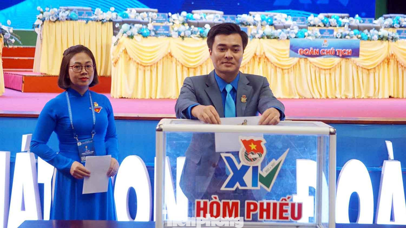 245 đại biểu bỏ phiếu bầu BCH Tỉnh Đoàn Hải Dương khóa XIV nhiệm kỳ 2022-2027. 245 đại biểu bỏ phiếu bầu BCH Tỉnh Đoàn Hải Dương khóa XIV nhiệm kỳ 2022-2027.