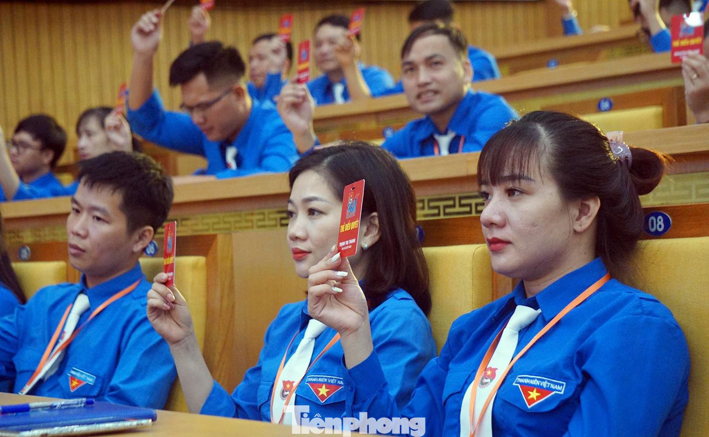 Trong số 228 đại biểu chính thức, có 153 đại biểu nam (67,5%), 74 đại biểu nữ (32,5%), 170 đại biểu là đảng viên (74,56%).