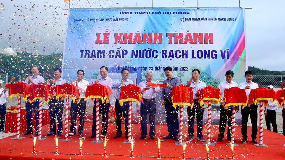 Thành Đoàn Hải Phòng đã phối hợp với Đoàn Thanh niên Công ty CP cấp nước Hải Phòng khánh thành "Trạm cấp nước Bạch Long Vĩ". Đây là một trong những công trình thanh niên tiêu biểu của tuổi trẻ thành phố chào mừng Đại hội Đoàn TNCS Hồ Chí Minh TP Hải Phòng lần thứ XIV, hướng tới Đại hội Đoàn toàn quốc lần thứ XII, nhiệm kỳ 2022-2027. Thành Đoàn Hải Phòng đã phối hợp với Đoàn Thanh niên Công ty CP cấp nước Hải Phòng khánh thành "Trạm cấp nước Bạch Long Vĩ". Đây là một trong những công trình thanh niên tiêu biểu của tuổi trẻ thành phố chào mừng Đại hội Đoàn TNCS Hồ Chí Minh TP Hải Phòng lần thứ XIV, hướng tới Đại hội Đoàn toàn quốc lần thứ XII, nhiệm kỳ 2022-2027.
