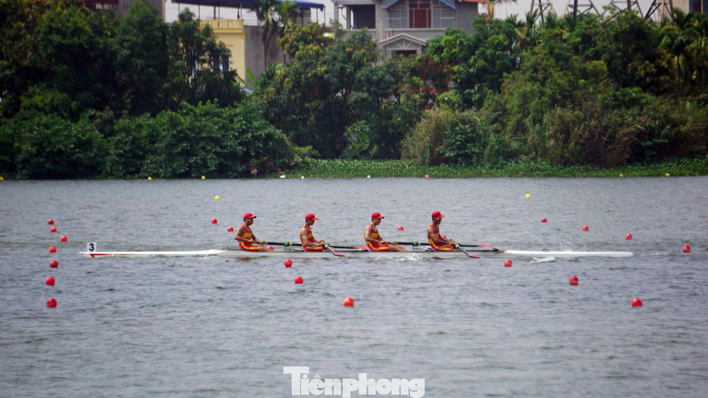 Ngày 13/5, tuyển Việt Nam tham gia vòng chung kết 4 nội dung bộ môn đua thuyền SEA Games 31 gồm: thuyền 4 nam hạng nhẹ 1 mái chèo, thuyền 4 nữ hạng nhẹ 2 mái chèo, thuyền đôi nữ hạng nặng 1 mái chèo và thuyền 4 nam hạng nhẹ 2 mái chèo.