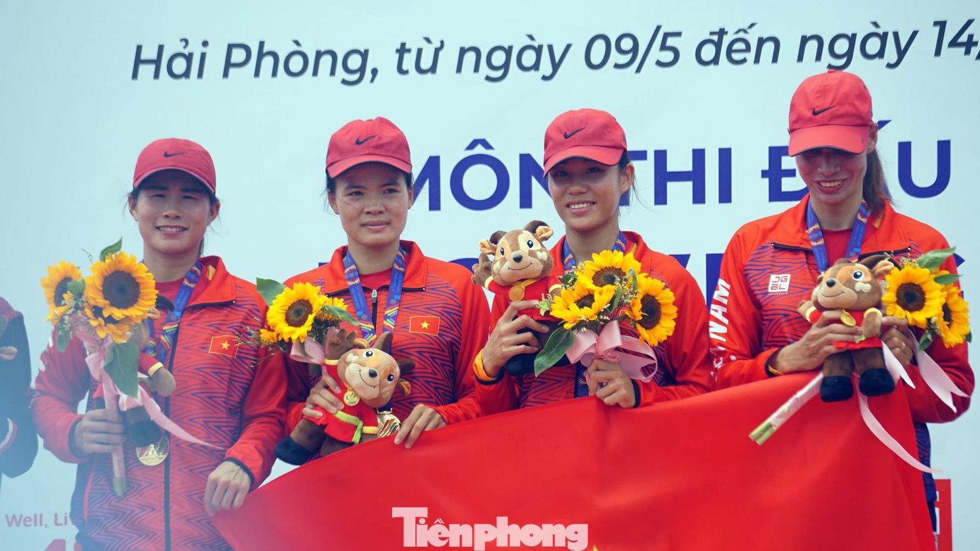 Bốn nữ VĐV giành HCV gồm: Hồ Thị Lý, Lương Thị Thảo, Nguyễn Thị Giang và Phạm Thị Thảo đã bỏ xa đối thủ tuyển Indonesia 7 giây.