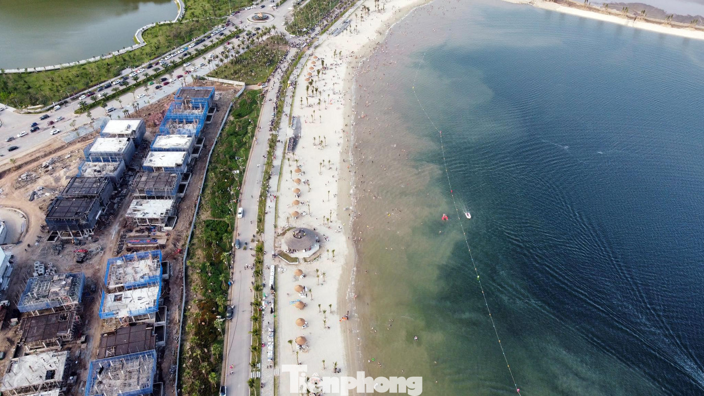 Ngày 30/4, bãi tắm nhân tạo trong Khu du lịch Quốc tế Đồi Rồng (quận Đồ Sơn, TP Hải Phòng) chính thức mở cửa đón khách miễn phí.