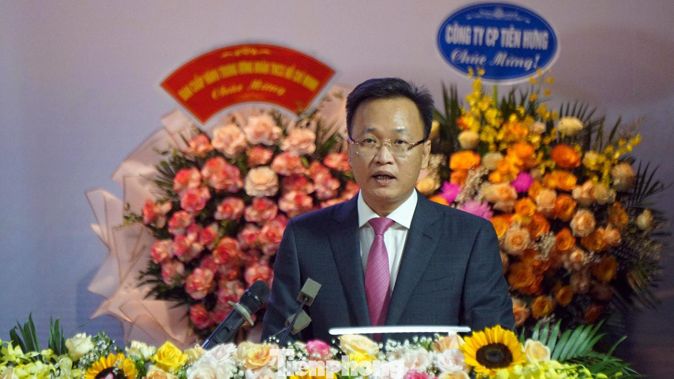 Ông Nguyễn Hữu Nghĩa - Bí thư Tỉnh ủy Hưng Yên. Ông Nguyễn Hữu Nghĩa - Bí thư Tỉnh ủy Hưng Yên.