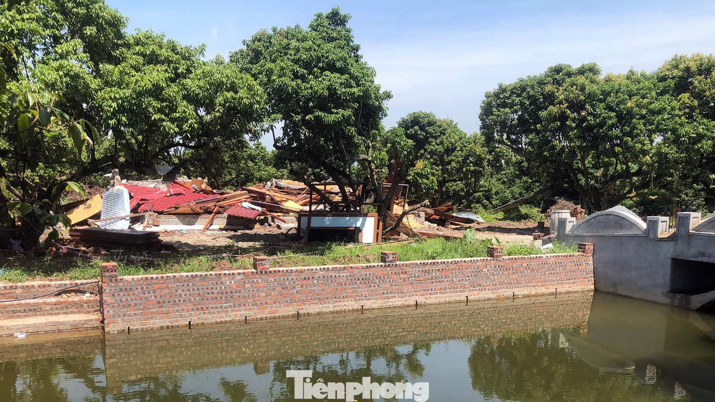 Hơn một tháng sau chỉ đạo của Chủ tịch UBND TP Hải Phòng, một số công trình xây trái phép tại nông trường Quý Cao đã bắt đầu tháo dỡ.