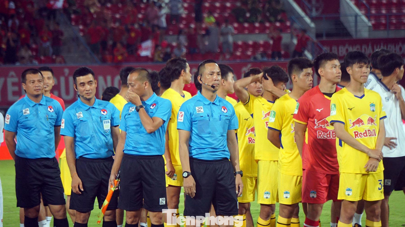 Tham gia giải tứ hùng gồm 4 CLB hàng đầu Việt Nam, gồm: Hà Nội, Viettel, HAGL và Hải Phòng.