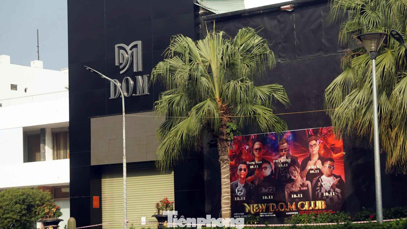 Vũ trường Hoàng Gia bị phong tỏa. Vũ trường Hoàng Gia bị phong tỏa.