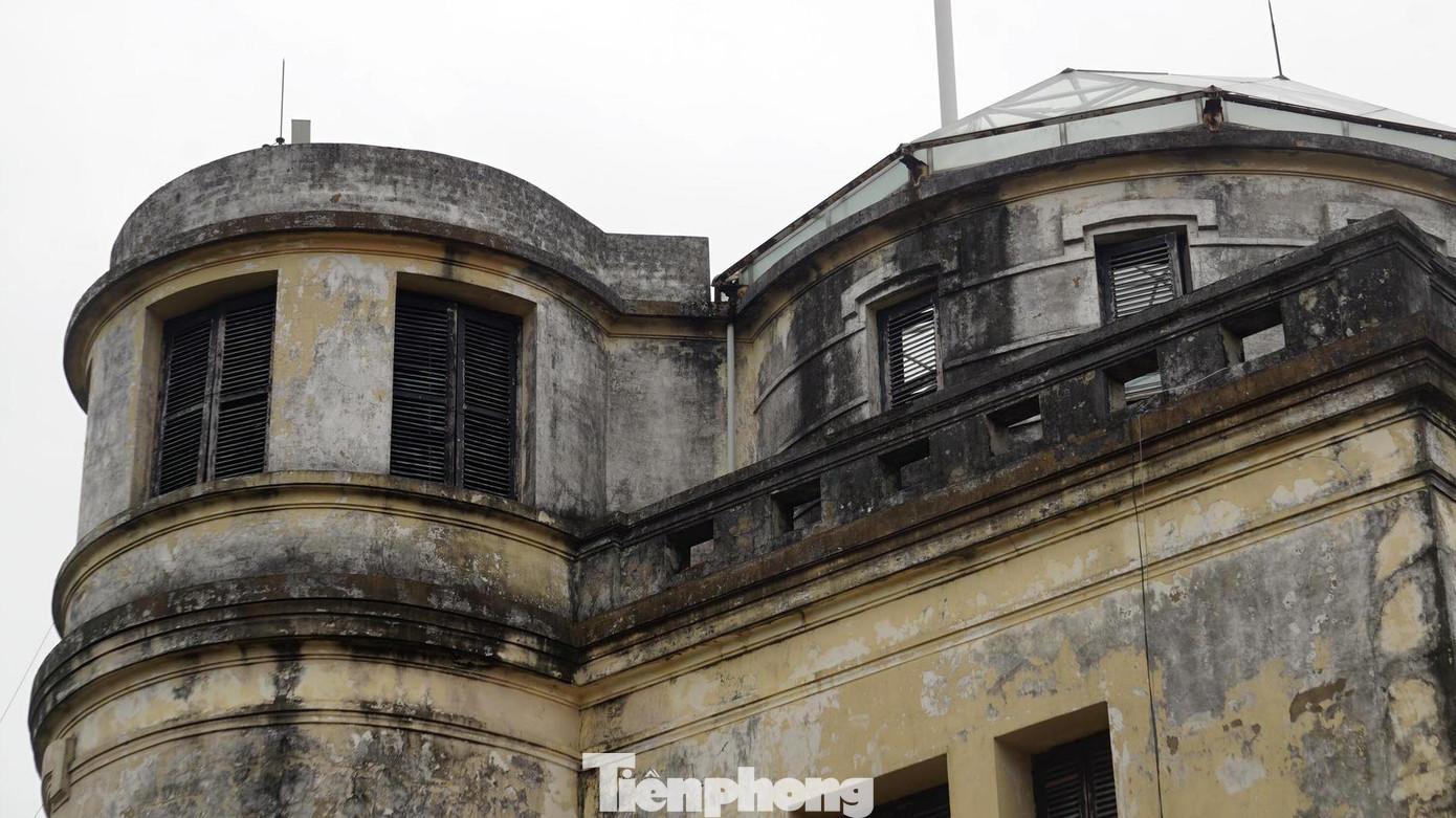 Năm 1976, Đài được đổi tên thành Đài Khí tượng thủy văn Phù Liễn, quản lý công tác điều tra cơ bản, nghiên cứu dự báo phục vụ khí tượng thủy văn, hải văn, khảo sát và kiểm soát môi trường không khí, nước. Năm 1995, Đài Khí tượng Đông Bắc được thành lập, hợp nhất 5 đài khí tượng thủy văn gồm: Hải Phòng, Hà Bắc (Bắc Ninh, Bắc Giang), Cao Bằng, Lạng Sơn và Quảng Ninh.