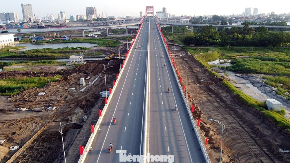 Hạ tầng kỹ thuật - giao thông tại KĐT Bắc Sông Cấm đang được gấp rút thực hiện.