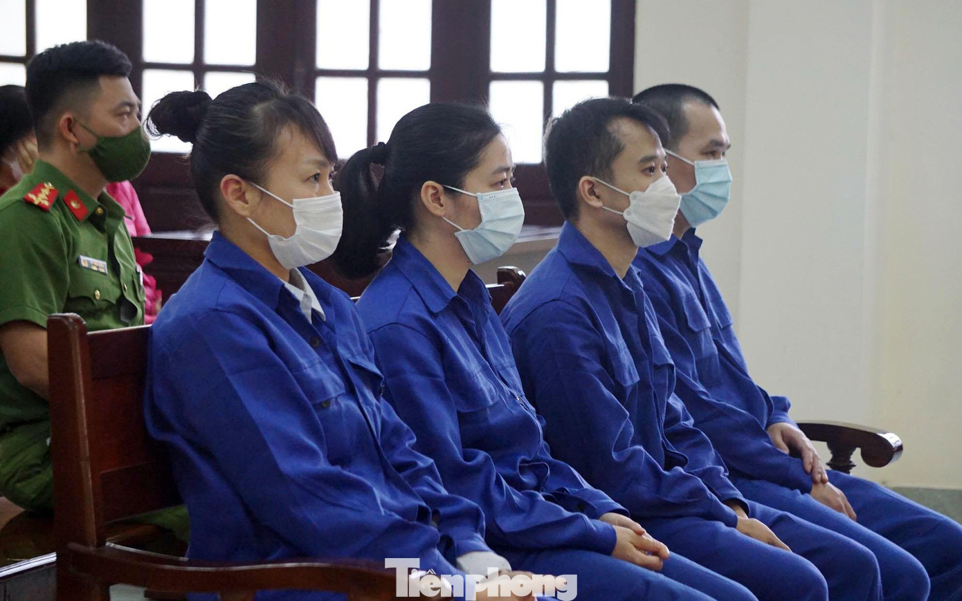 Các bị cáo tại phiên phúc thẩm chiều 31/3.