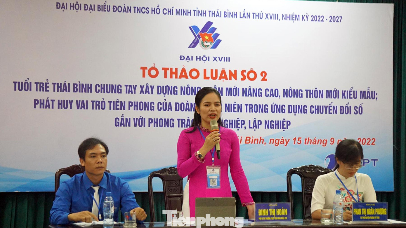 Sau khi khai mạc Đại hội, 250 đại biểu tham gia thảo luận tại 3 diễn đàn. Sau khi khai mạc Đại hội, 250 đại biểu tham gia thảo luận tại 3 diễn đàn.