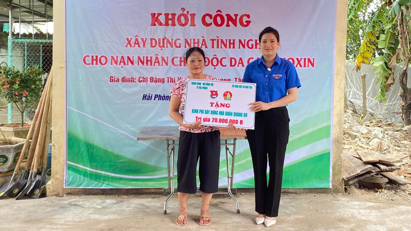 Dịp này, các Quận, Huyện Đoàn (Thành Đoàn Hải Phòng) cũng khởi công xây dựng nhà tình nghĩa, hỗ trợ xây dựng nhà khăn quàng đỏ. Dịp này, các Quận, Huyện Đoàn (Thành Đoàn Hải Phòng) cũng khởi công xây dựng nhà tình nghĩa, hỗ trợ xây dựng nhà khăn quàng đỏ.