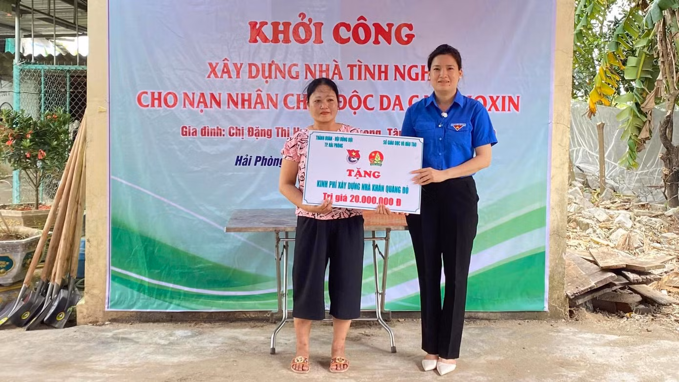 Dịp này, các Quận, Huyện Đoàn (Thành Đoàn Hải Phòng) cũng khởi công xây dựng nhà tình nghĩa, hỗ trợ xây dựng nhà khăn quàng đỏ.