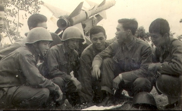 Tiểu đoàn trưởng Tiểu đoàn 77, Trung đoàn TL 257 Đinh Thế Văn và kíp chiến đấu tài hoa của anh đã bắn rơi tại chỗ 4 máy bay B-52