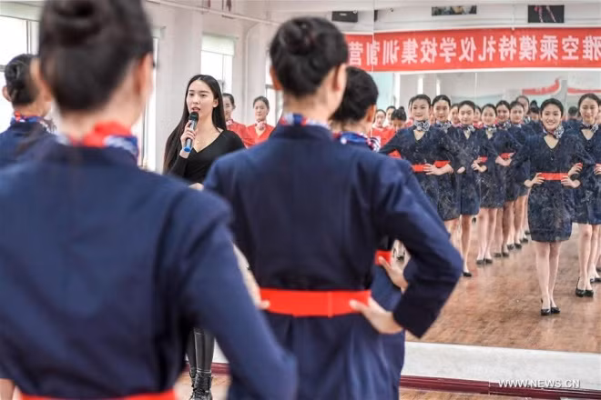 Bên trong lò đào tạo tiếp viên hàng không Trung Quốc ảnh 3