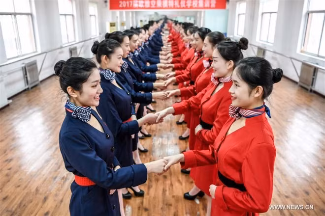 Bên trong lò đào tạo tiếp viên hàng không Trung Quốc ảnh 1