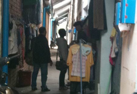 Hành lang dorm của dân cái bang sòng bài Bavet